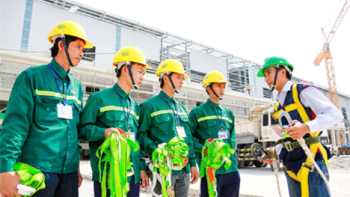 NHÂN VIÊN AN TOÀN – TỔNG KHO XĂNG DẦU